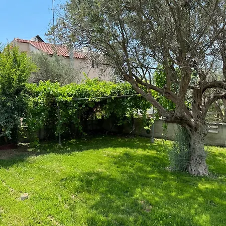 דירה Fotis House
