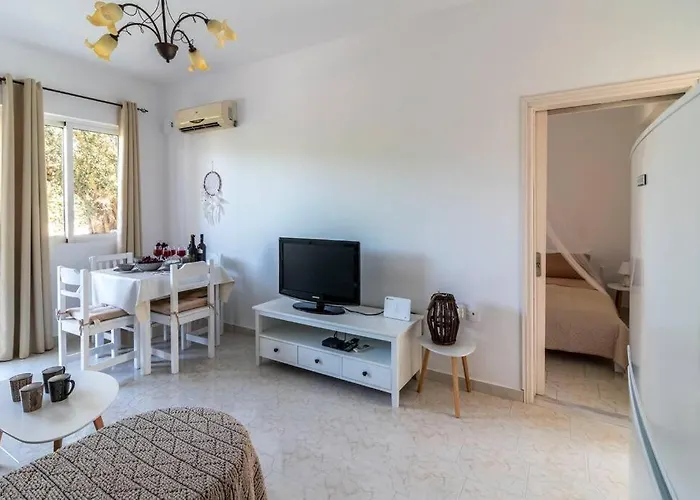 아파트 Fotis House 아판토우