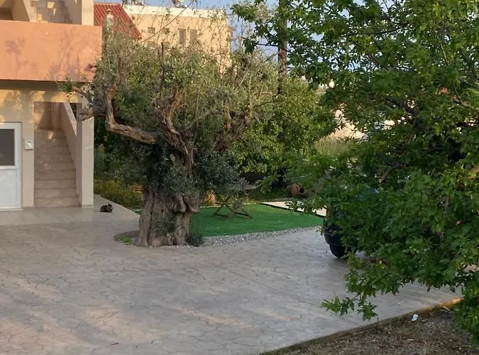 아파트 Fotis House 아판토우