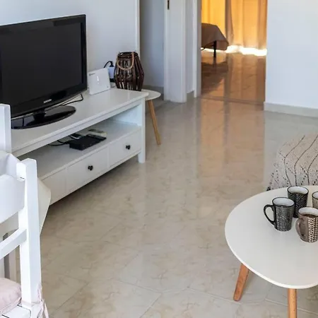 Fotis House *