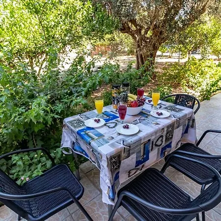 Fotis House Apartmán *