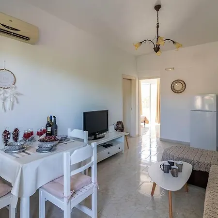 Fotis House 아파트 아판토우