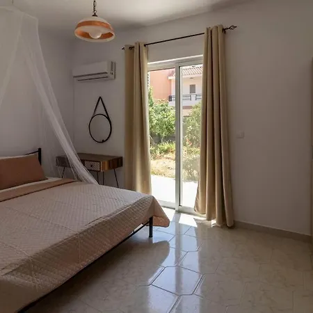 Fotis House 아판토우