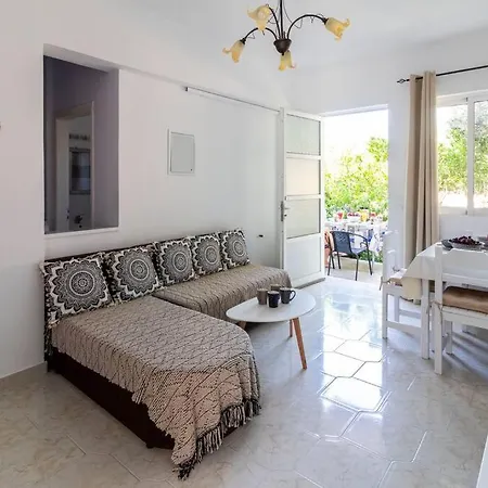 Fotis House * 아판토우